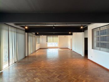 IMPORTANTE PISO EN ALQUILER - OFICINA