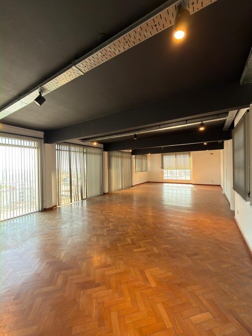 IMPORTANTE PISO EN ALQUILER - OFICINA