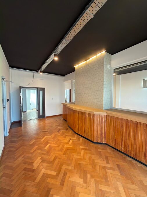 IMPORTANTE PISO EN ALQUILER - OFICINA