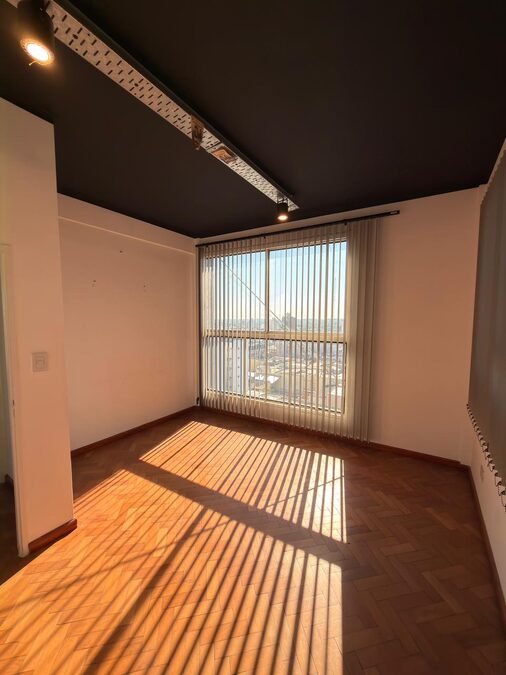 IMPORTANTE PISO EN ALQUILER - OFICINA