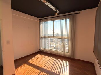 IMPORTANTE PISO EN ALQUILER - OFICINA