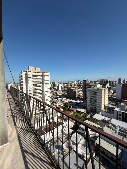 IMPORTANTE PISO EN ALQUILER - OFICINA