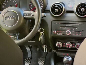 Audi A 1 1.4 tsfi impecable