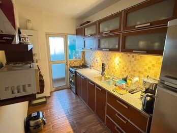 Venta departamento 3 dormitorios con cochera. calle 25 de Mayo Código.