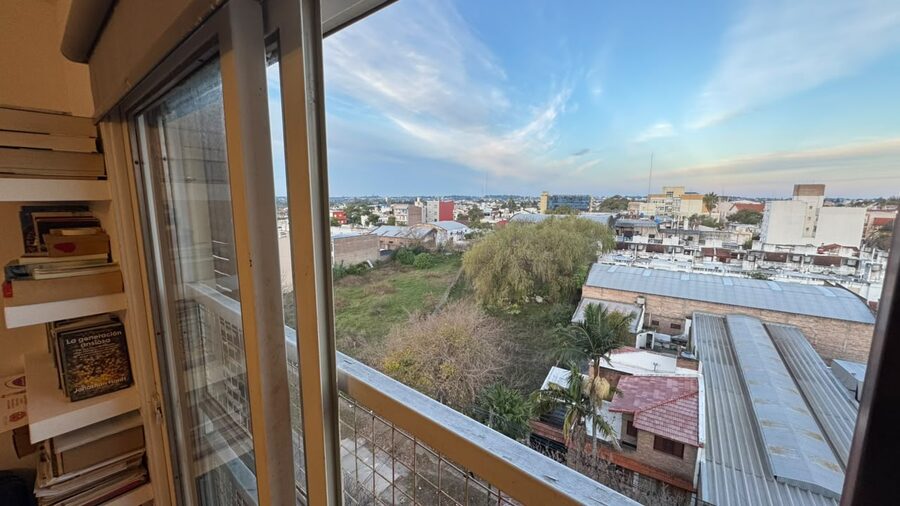 Venta departamento 3 dormitorios con cochera. calle 25 de Mayo Código.