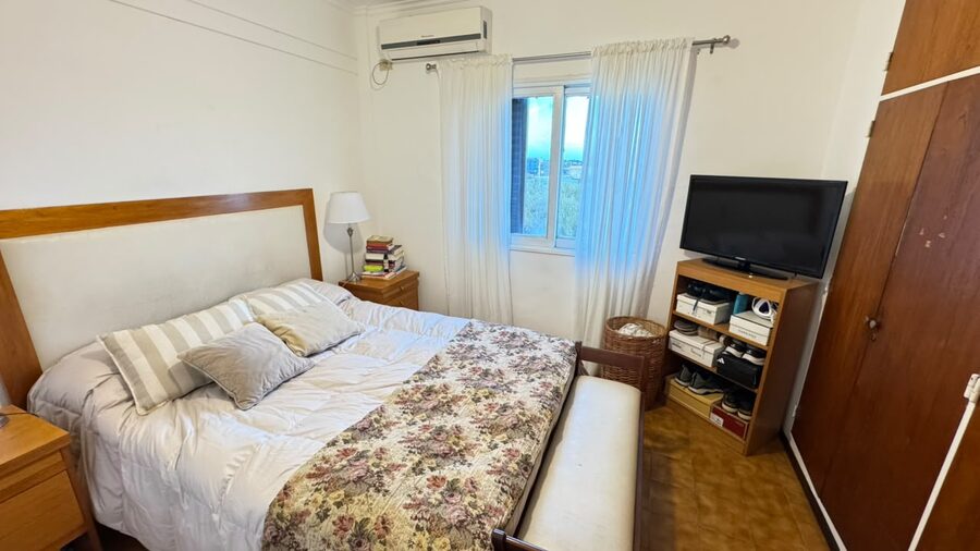 Venta departamento 3 dormitorios con cochera. calle 25 de Mayo Código.