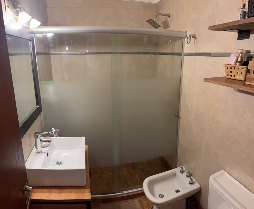 Venta departamento 3 dormitorios con cochera. calle 25 de Mayo Código.