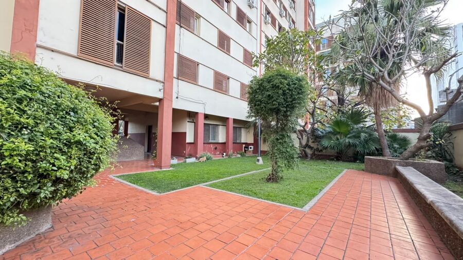 Venta departamento 3 dormitorios con cochera. calle 25 de Mayo Código.