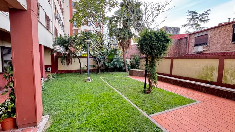 Venta departamento 3 dormitorios con cochera. calle 25 de Mayo Código.