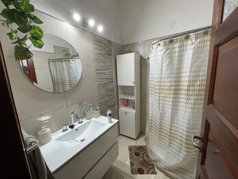 EN VENTA CASA DE 3 DORMITORIOS CON PATIO ZONA PLAZA SAENZ PEÑA