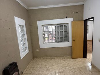 En alquiler planta alta tres dormitorios , zona  La Baxada!