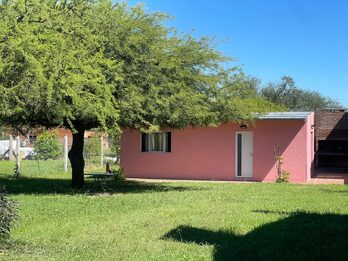 VENTA CASA CON GRAN TERRENO EN COLONIA NUEVA (Acceso a Villa Urquiza)