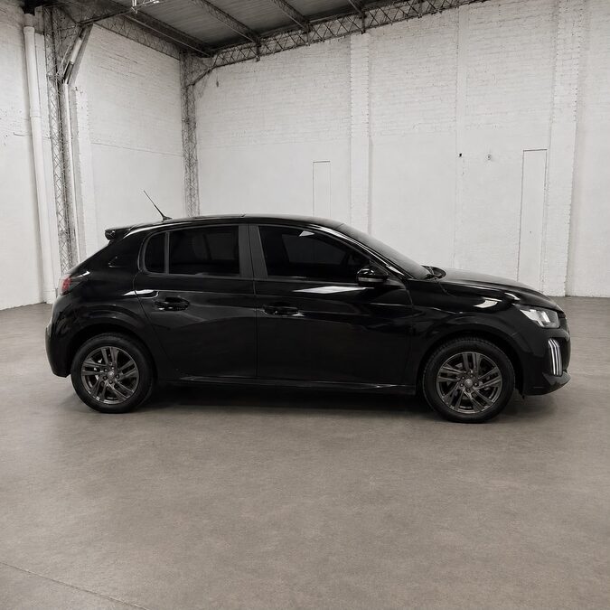 PEUGEOT 208 1.6 ALLURE AT - AÑO 2.025