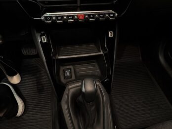 PEUGEOT 208 1.6 ALLURE AT - AÑO 2.025