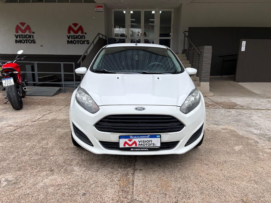 FORD FIESTA 1.6 S. Recibo vehículos de menor y mayor valor.