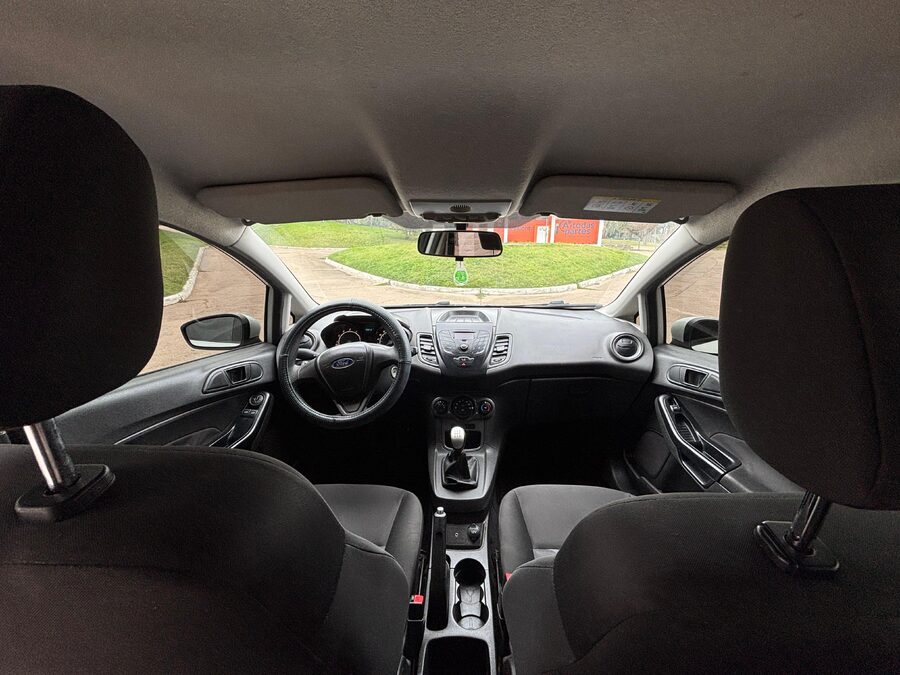 FORD FIESTA 1.6 S. Recibo vehículos de menor y mayor valor.