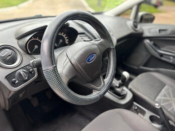 FORD FIESTA 1.6 S. Recibo vehículos de menor y mayor valor.