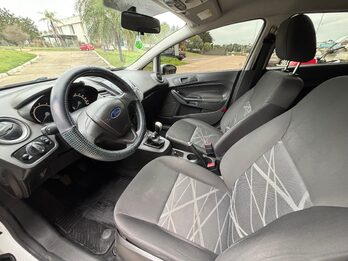 FORD FIESTA 1.6 S. Recibo vehículos de menor y mayor valor.
