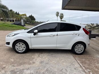 FORD FIESTA 1.6 S. Recibo vehículos de menor y mayor valor.