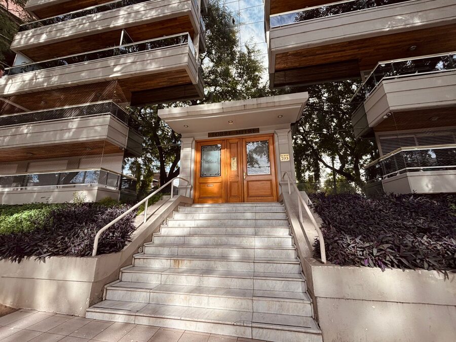 venta de semi-piso en calle Mitre y Córdoba.