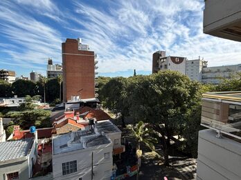 venta de semi-piso en calle Mitre y Córdoba.