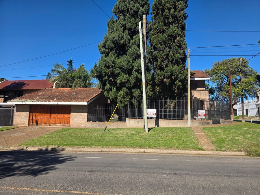 ✅VENDO/PERMUTO CHALET 3 DOR, 4 BAÑOS, PILETA U$D 295.000🔥