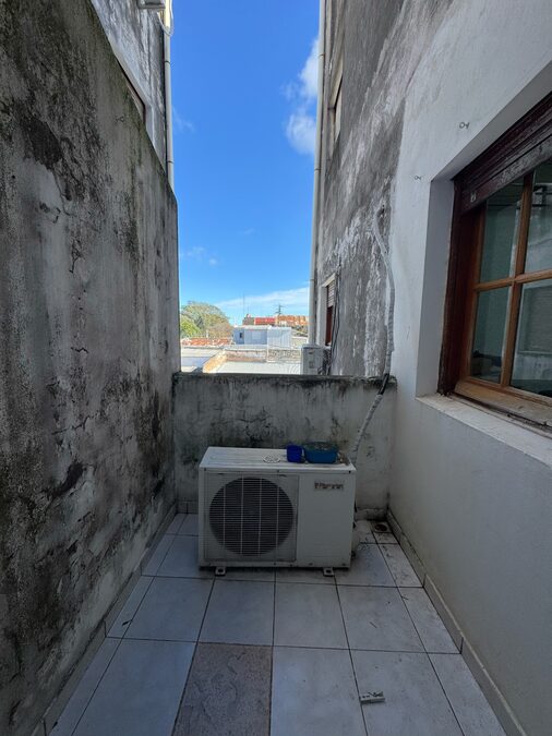 ALQUILER DEPTO 2 DORM CARBO E YRIGOYEN