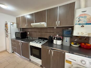 EN VENTA DUPLEX 3 DORMITORIOS CON PATIO Y COCHERA - EXCELENTE UBICACION