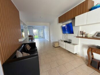 EN VENTA DUPLEX 3 DORMITORIOS CON PATIO Y COCHERA - EXCELENTE UBICACION