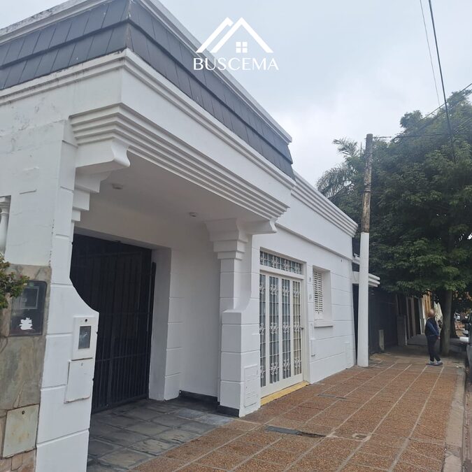 CASA EN ALQUILER - ZONA PARQUE URQUIZA