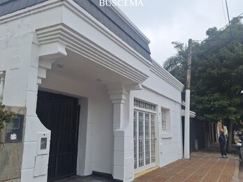 CASA EN ALQUILER - ZONA PARQUE URQUIZA