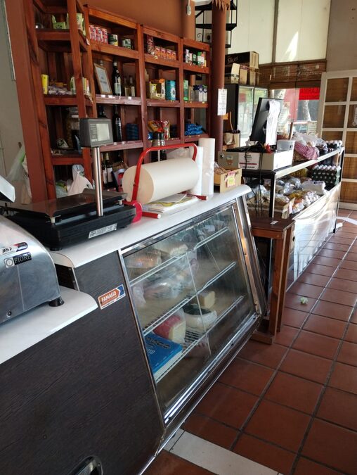 SE VENDE FONDO DE COMERCIO