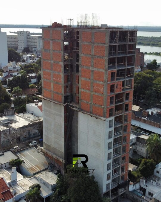 COMPRA Y FINANCIA EN PLENO PARQUE