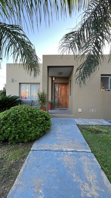 Vendo Casa Moderna en Oro Verde!