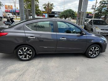 Nissan Versa 2019 AT