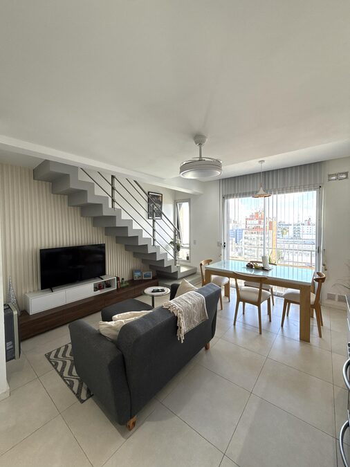 VENDO MUY LINDO DUPLEX EN EDIFICIO
