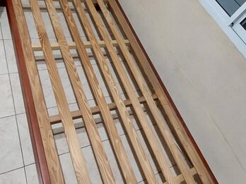 Vendo cama de 1 plaza de madera maciza