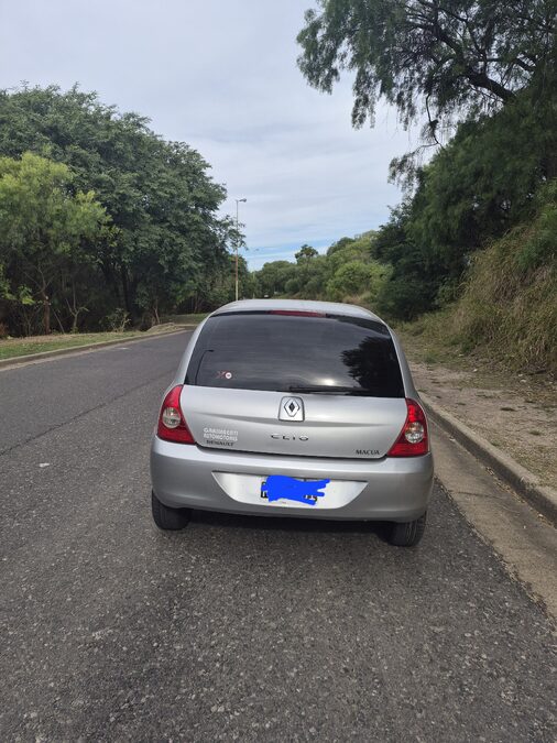Clio autentique 5 ptas 1.2