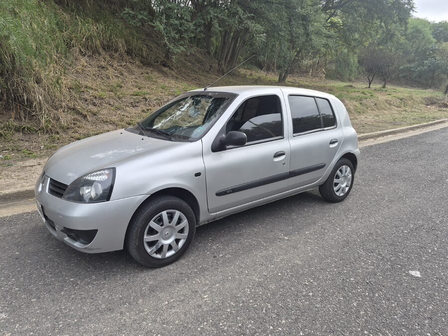 Clio autentique 5 ptas 1.2