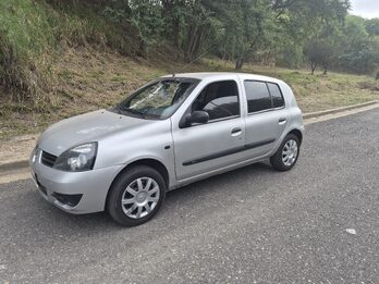 Clio autentique 5 ptas 1.2