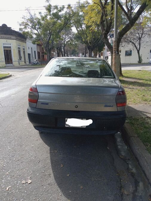 VENDO FIAT SIENA MOD 99 DIÉSEL