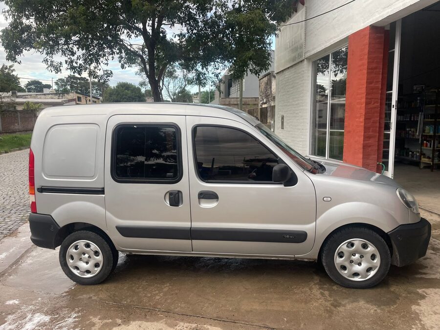 Kangoo 1.6 gnc furgon  2013 165.000km. Vendo o permuto mayor-menor