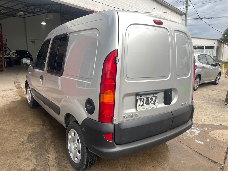 Kangoo 1.6 gnc furgon  2013 165.000km. Vendo o permuto mayor-menor