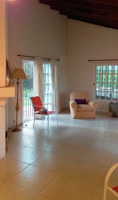 Venta - Av. Larramendi . Potencial Esquina 2000m2 + 2 casas