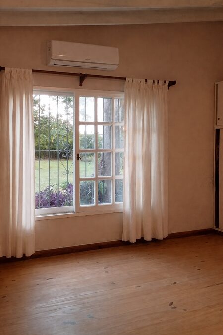 Venta - Av. Larramendi . Potencial Esquina 2000m2 + 2 casas