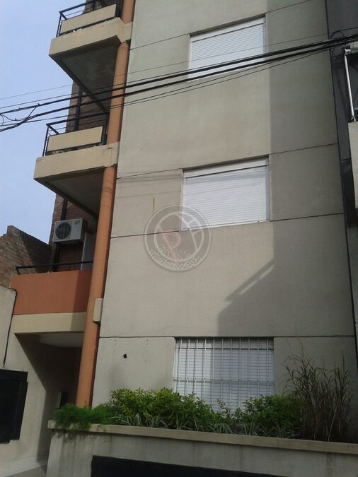 ALQUILER Monoambiente c/balcón ¡Céntrico!