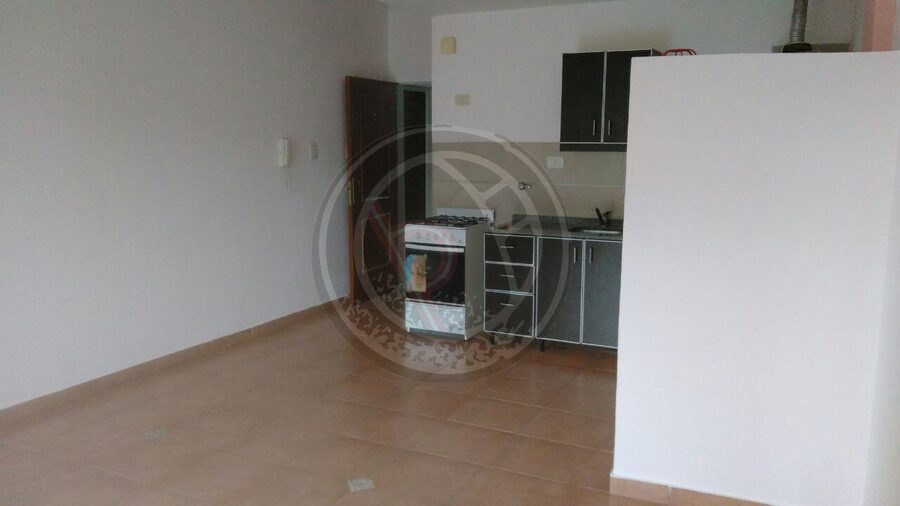 ALQUILER Monoambiente c/balcón ¡Céntrico!