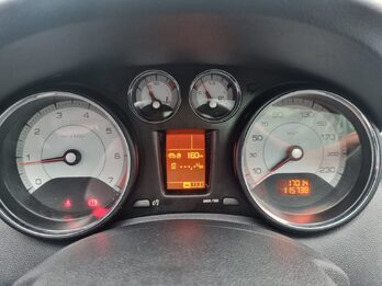 Listo para usar! Peugeot 308 Allure 1.6 MT / 2015