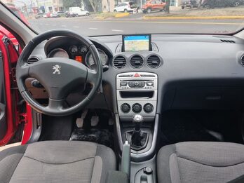 Listo para usar! Peugeot 308 Allure 1.6 MT / 2015