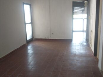 Vendo Bo Parana XIV a mts. de Churruarin  2o Piso 2/dorm, liv/com coc/com, baño y patio